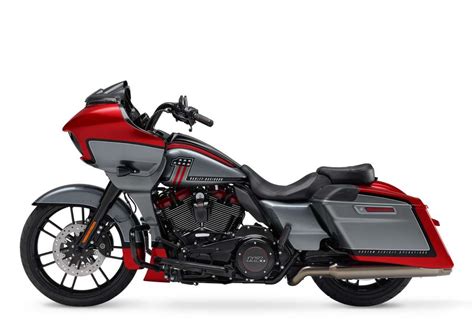 Financing offer available for used harley‑davidson ® motorcycles financed through eaglemark savings bank (esb) and is subject to credit approval. 2019 Harley-Davidson CVO Road Glide Guide • Total Motorcycle