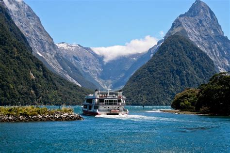 7 Best Cruises In Milford Sound 🏔️ 2024