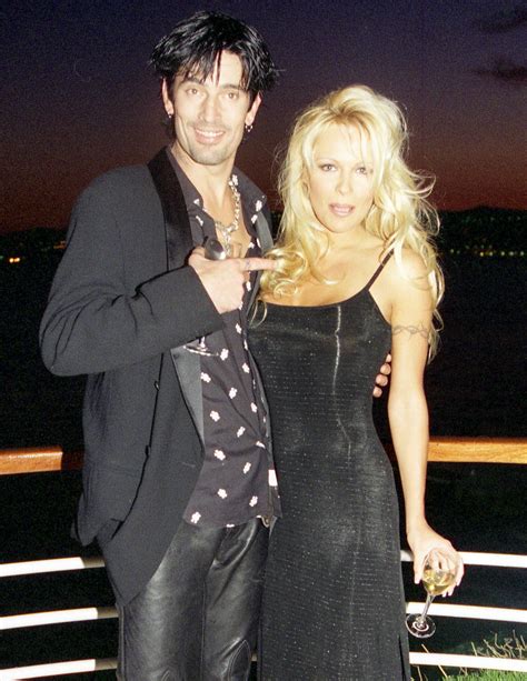 Pamela Anderson Married For The Fifth Time To Movie Mogul Ex Jon Peters