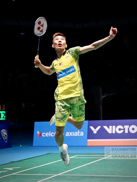 Soon after his silver performance at the olympic games, on the 21st of august that year, lee chong wei reached the bwf world no. เลื่อนเวลาราชาคืนคอร์ต..สมาคมแบดมินตันมาเลย์ยัน LEE Chong ...