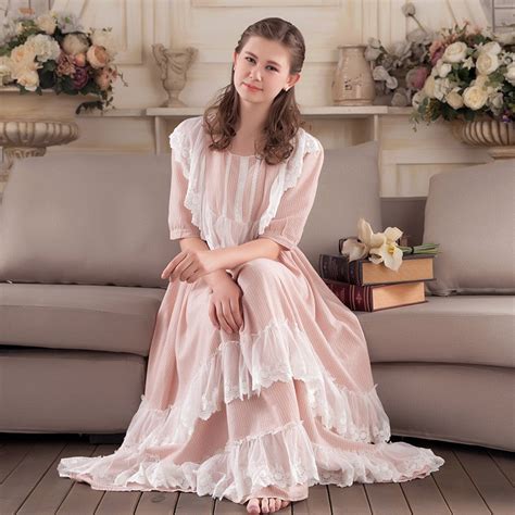 2017 New Fashion Women Sleepwear Lace Cotton Nightdress Lady Nightgown