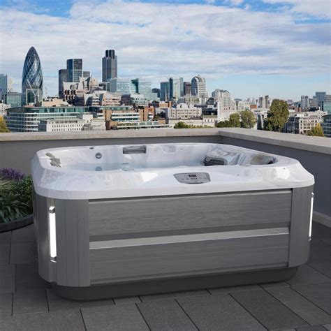J 315™ Comfort Hot Tub With Lounger For Small Spaces Jacuzzi® Uk