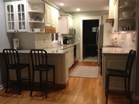 When you have a little kitchen, you cannot ensure it is dark. Pin by Katie Wiseman on Home | Galley kitchen design ...