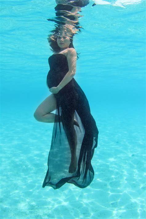 Underwater Pregnancy Photography In Fiji Photographer Anaïs Chaine