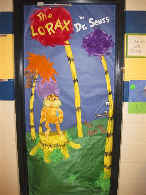 My classroom door for Dr. Seuss week!! | Doctor suess classroom, Classroom door, Creative classroom
