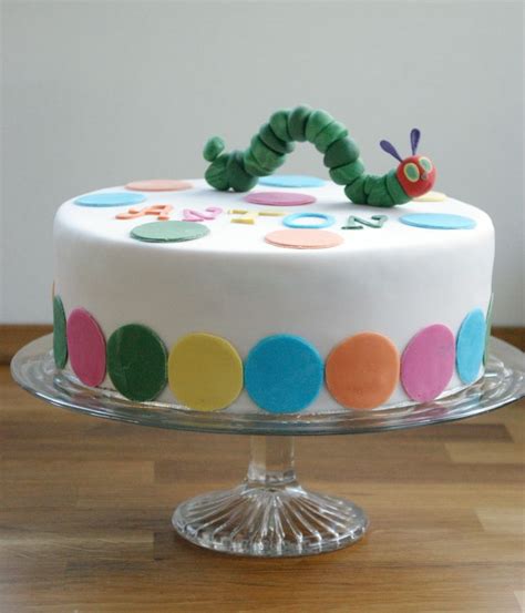 Zu seinen bekanntesten werken gehört „die kleine raupe nimmersatt, die 1969 erschien und in mehr als 70 sprachen übersetzt wurde. Torte - Kleine Raupe Nimmersatt | Torte kindergeburtstag ...