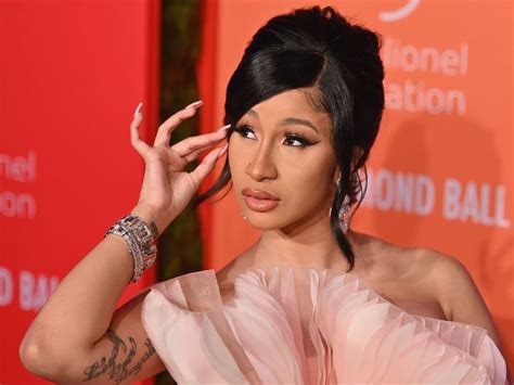 Cardi B Was In Bed With Offset When Topless Picture Was Taken Canoecom