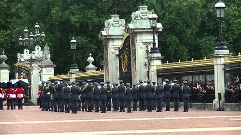 Changing Of The Guard Ceremony At Buckingham Palace Youtube