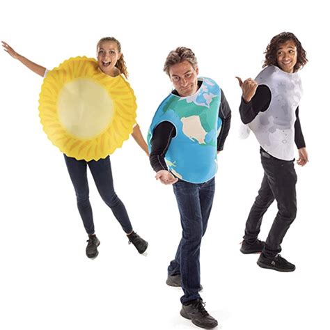 Best Trio Halloween Costume Ideas 2021 Fun Looks For Groups Of 3