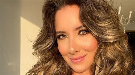 Daniella Álvarez Ex Miss Colombia Posa Para Revista Tras Amputación