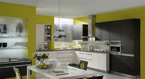 Los colores para cocinas también son susceptibles a las tendencias, y por lo tanto hay colores para cocinas que se encuentran más de moda durante un año, pero no tanto al siguiente. Cómo pintar la cocina | Como-pintar.com