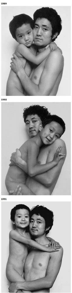 父子が30年間同じポーズで写真を撮る 成長過程を記録 中国網 日本語