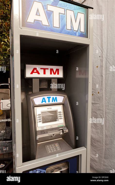 Atm Machine Hi Res Stock Photography And Images Alamy