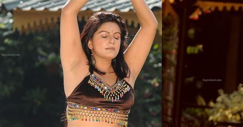 Plumpy Navel Deep Navel And Actress Sexy Images Random Navel And Cleavage