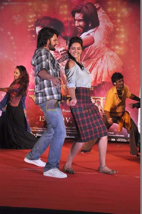 Deepika Padukone Ranveer Singh At The Promotion Of Film Ram Leela In Mumbai On 10th Nov 2013
