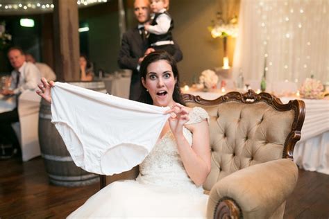 Wedding Garter Tradition What You Need To Know Easy Weddings
