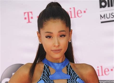 Ariana Grande Sparks Pregnancy Rumors 15 Minute News
