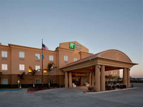 Affordable Hotels In Zapata Texas Holiday Inn Express And Suites Zapata