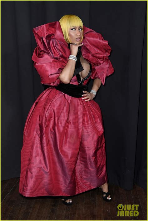 Photo Nicki Minaj Is A Red Queen At Marc Jacobs Nyfw Show 01 Photo