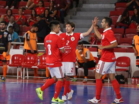 Diffusion en direct, live stream futsal îíëàéí. Futsal: Benfica ganha vantagem nos quartos de final