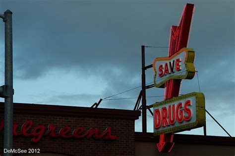 Old Save Drugs Neon Sign Vancouver Wa Neon Signs Drugs Vintage Signs