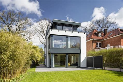 Den traum vom eigenheim verwirklichen! Kubus mit zeitgenössischem Charme | Schmales haus ...