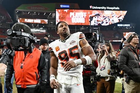 Browns De Myles Garrett Honored At 24th Greater Cleveland Sports Awards