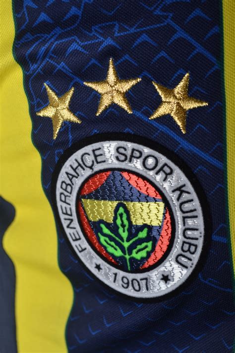 Fenerbahçe wallpapers hd, takımını her an desteklemek isteyen taraftarların android cihazları üzerinde kullanabilecekleri bir uygulama. Fenerbahçe HD Tablet Wallpaper