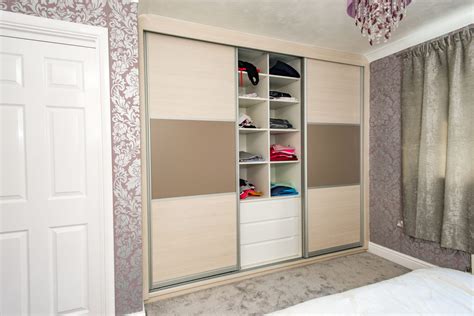 Sliding wardrobe doors are great when it comes to storage, as they give your room a sense of spaciousness. Sliding Door Wardrobes | Bedroom Fitted Wardrobes | GPM ...