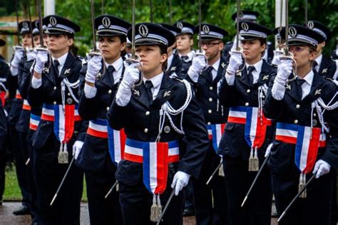 Le Metier Dofficier De Police En France Concours Police 2023 2024