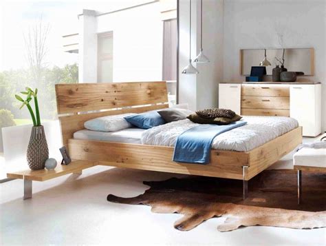 Betten ohne kopfteil, auch liegen genannt, sind ideal unter dachschrägen. Bett Kopfteil Holz Selber Bauen Beispiele Für Bilder ...