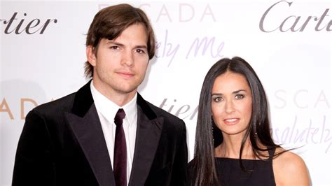 Ashton Kutcher Se Declara Para A Esposa Mila Kunis Ap S Demi Moore