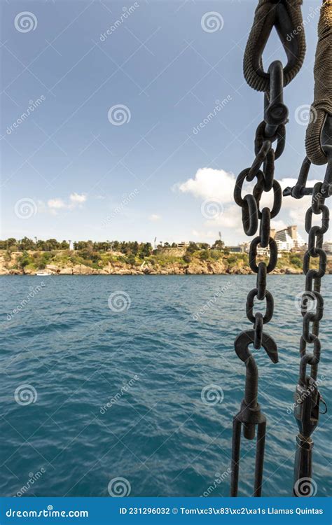 Catene Di Una Nave Sulle Coste Della Costa Turca Fotografia Stock