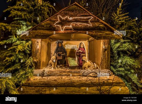 Christmas Crib High Resolution Stock Photography And Images Alamy