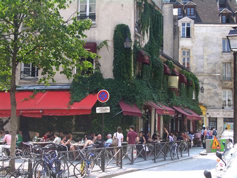 Quartier du marais paris : World Visits: Le Marais An Ancient District In Paris, France