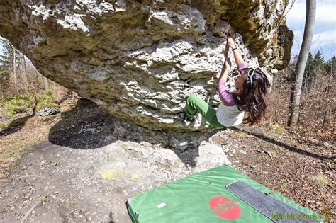 A unique climbing and fitness experience, an opportunity for self discovery, and an inspiring social atmosphere Climbing vs bouldering - same same but different ...