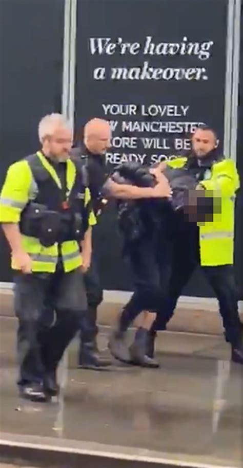 Manchester Arndale Stabbing Armed Police In Manchester City Centre This Morning After Man