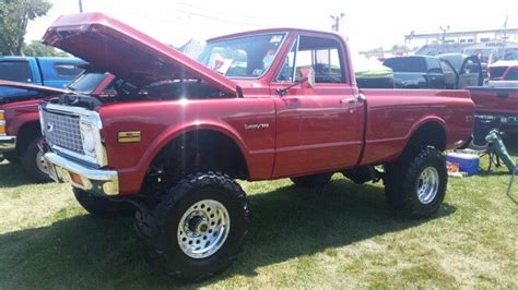This truck has it's original option sticker on the glovebox door. Clean 1972 chevy | Classic chevy trucks, Chevy trucks, Chevy