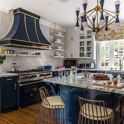 Whether you're looking for small or grand kitchen remodel ideas to renovate one of the most popular spaces in your home, there are several directions for you to go in. Incredible Kitchen Remodeling Ideas in 2020 | Kitchen ...