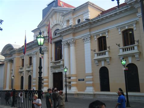 Casco Histórico Ccs Visitando El Casco Histórico De Caracas