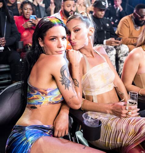 Halsey And Bella Hadid At The 2019 Mtv Vmas Best Pictures From The