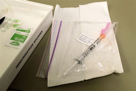 Bbc africa corona minute 17/02/2021 1300 gmt. Coronavirus vaccine test opens with 1st doses - Black News Channel