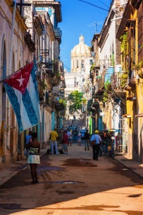 Escena De La Calle En La Habana Vieja Paisajes De Cuba La Habana