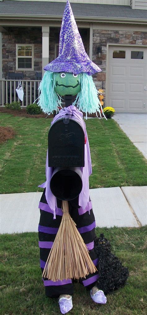 Send us pictures of your christmas mailbox decoration or other craft ideas for the holidays so we can share them with others. Creative Spice: Mailbox Witch