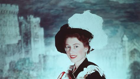 Happy 90th Queen Elizabeth Her Majestys Early Portraits In Vogue Vogue
