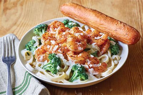 Add the broccoli and garlic salt. Shrimp Alfredo from Applebees® - Order Fettuccine Pasta Now!