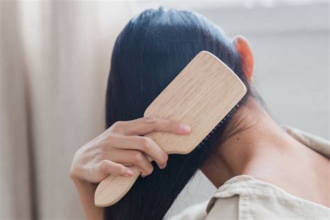 What Causes Sudden Hair Loss 8 Possible Causes