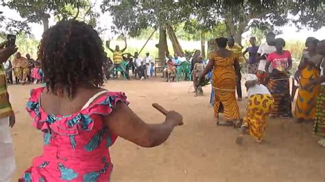Danse Traditionnelle Baoul Des Femmes De Yobou Kro S P Djekanou Youtube