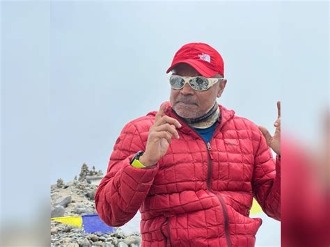 Pendaki Malaysia Berjaya Tawan Puncak Everest Kosmo Digital
