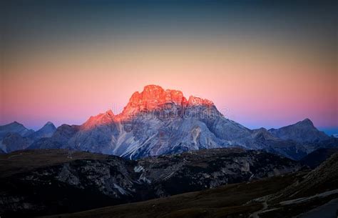 Parco Nazionale Italiano Famoso Tre Cime Di Lavaredo Ad Alba Fotografia